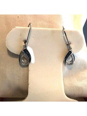 STERLING SILVER EARRINGS  timeless piece to your wardrobe